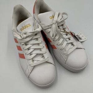 NEW ✨ Adidas - Grand Court 2.0, size US 5.5